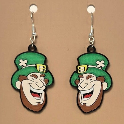 Boucle d'oreille en forme de leprechaun irlandais festif avec crochets hypoallergéniques sans nickel