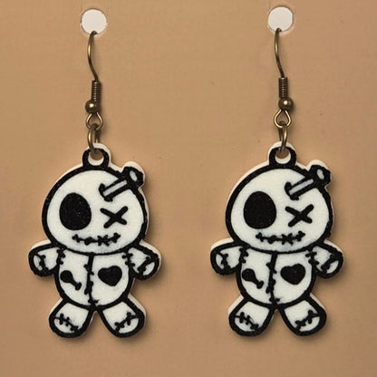 Boucle d'oreille en forme de Poupée Voudou avec crochets hypoallergéniques sans nickel