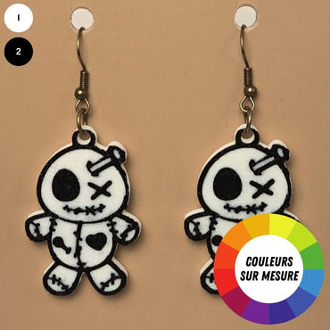 Boucle d'oreille en forme de Poupée Voudou avec crochets hypoallergéniques sans nickel