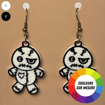 Boucle d'oreille en forme de Poupée Voudou avec crochets hypoallergéniques sans nickel