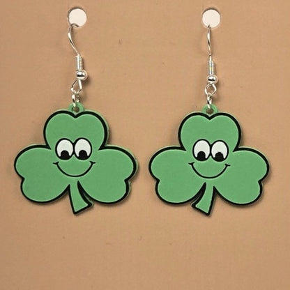 Boucle d'oreille en forme de trèfle 3 feuilles symbolique avec crochets hypoallergéniques sans nickel