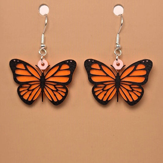Boucle d'oreille en forme de Papillon Monarque - Hypoallergénique
